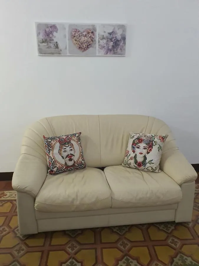 The Flowers Rooms Cefalu 0*,